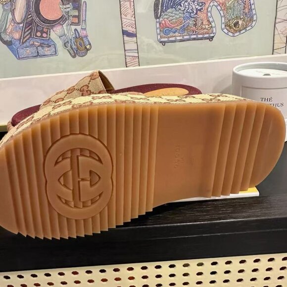 Gucci GG Monogram Platform Slides - Picture 6 of 6